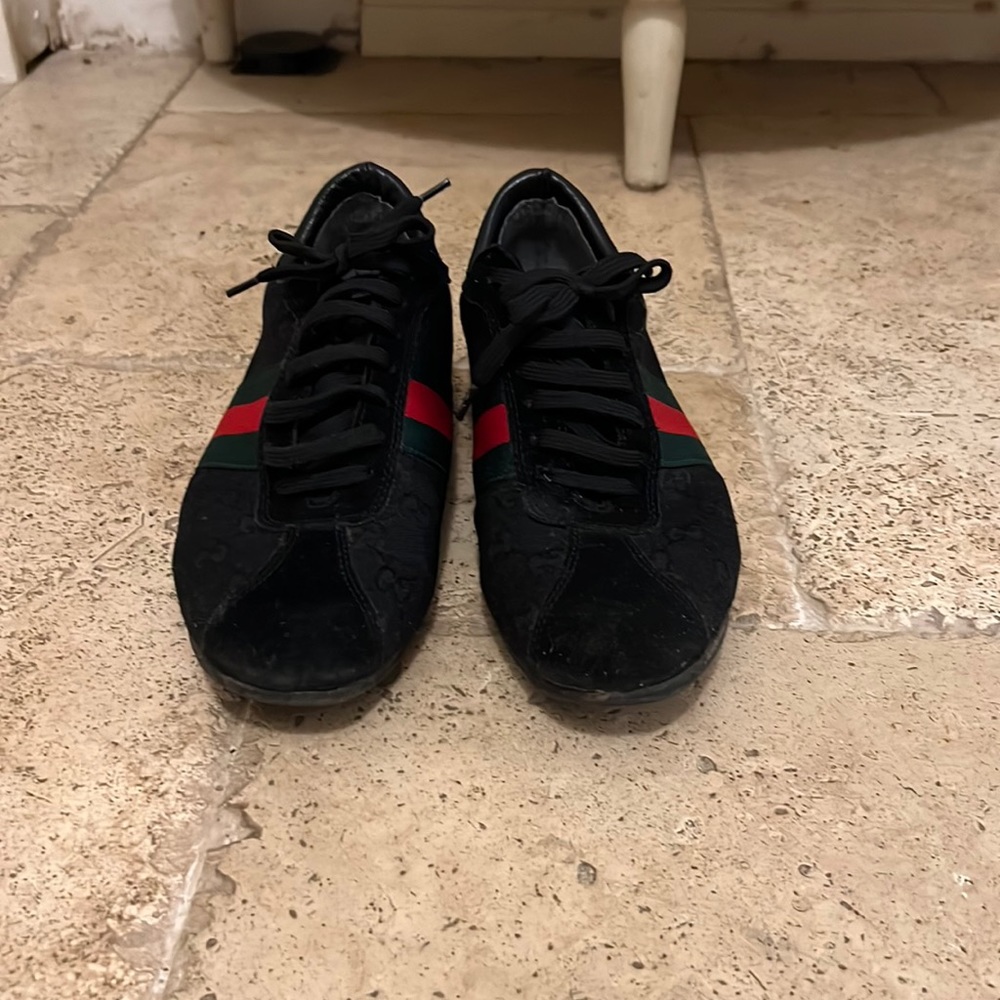 Gucci mens logo black sneakers size 42 us size 9